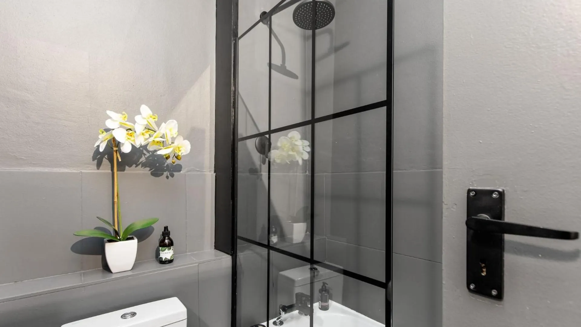 Apartment Garden Studio 107 By Host Agents Cape Town